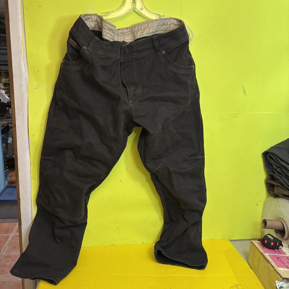 Kuhl Pants Men's 38x30 Black Kuhl The Law Pants "Born in the Mountains"!